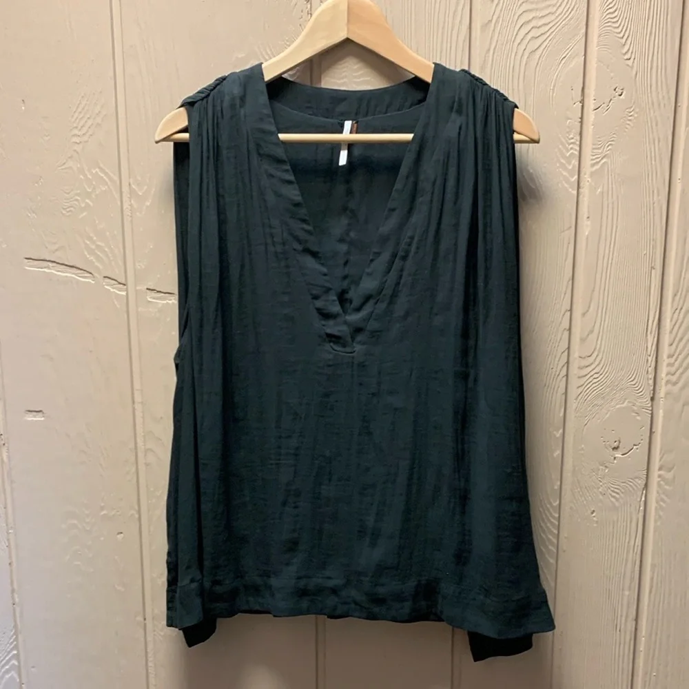 Free People Top - Picture 2 of 10